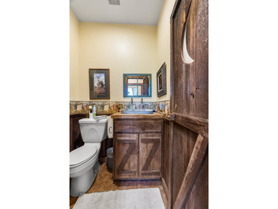 Just under 4,000 sq ft of refined luxury, this 4 bed, 3 full + 2 - photo 14