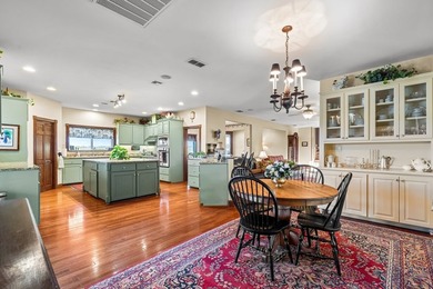 Just under 4,000 sq ft of refined luxury, this 4 bed, 3 full + 2 - photo 17