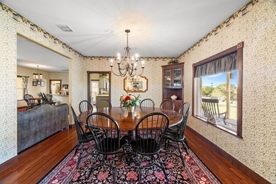 Just under 4,000 sq ft of refined luxury, this 4 bed, 3 full + 2 - photo 18