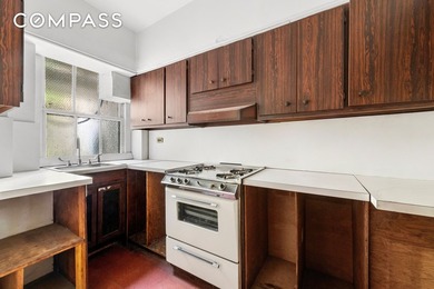 An extraordinary opportunity to combine the long-time studio and - photo 10