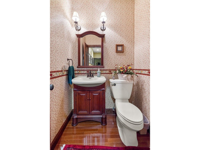 Just under 4,000 sq ft of refined luxury, this 4 bed, 3 full + 2 - photo 24