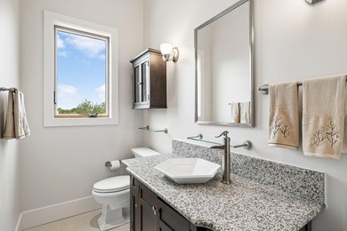 Built by original owners with a 8ft. concrete privacy wall, new - photo 25