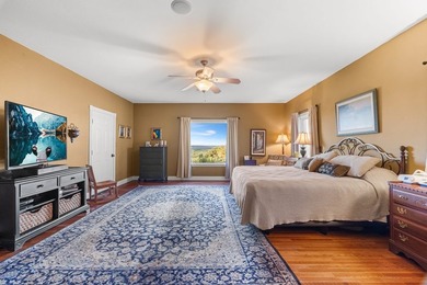 Just under 4,000 sq ft of refined luxury, this 4 bed, 3 full + 2 - photo 26