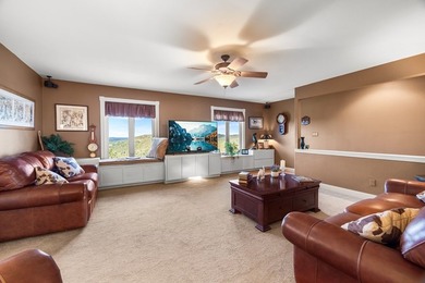 Just under 4,000 sq ft of refined luxury, this 4 bed, 3 full + 2 - photo 32