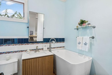 Built by original owners with a 8ft. concrete privacy wall, new - photo 35