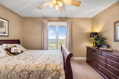 Just under 4,000 sq ft of refined luxury, this 4 bed, 3 full + 2 - photo 36