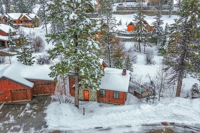 This beautifully appointed ski cottage offers a more refined - photo 36