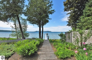 Welcome to this architecturally designed, LEED certified home - photo 8