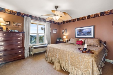 Just under 4,000 sq ft of refined luxury, this 4 bed, 3 full + 2 - photo 39