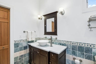 Built by original owners with a 8ft. concrete privacy wall, new - photo 42
