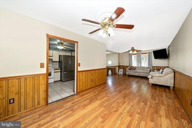 Welcome home to this charming 4-bedroom split foyer in Middle - photo 8