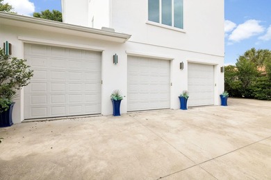 Built by original owners with a 8ft. concrete privacy wall, new - photo 50