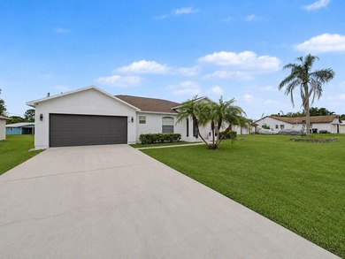 Welcome to this spacious 3-bedroom, 2-bathroom home ideally - photo 5