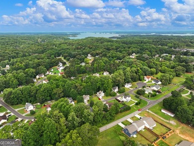 Looking for a good starter home? This is it! You will enjoy a - photo 14