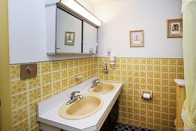 Vintage Colonial set on property that is 223feet deep!!! There - photo 28