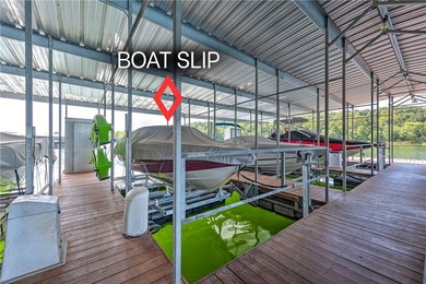 BOAT SLIP w/lift conveys at end of cul-de-sac. Remodeled luxury - photo 2