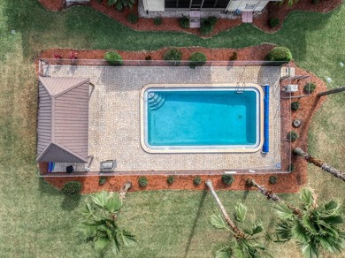Nestled in Sun N Lake of Sebring Deer Golf course, this - photo 34