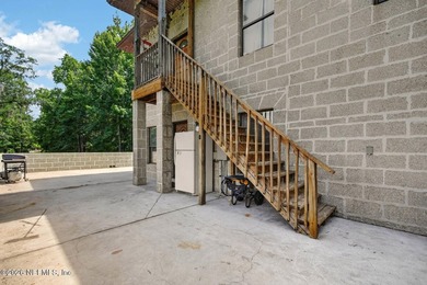 Some homes are built to blend in -- others are meant to stand - photo 3