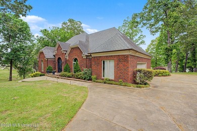 Lakefront on 1.21 Acres - 5 Private Suites - Private Dock - - photo 9