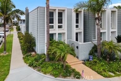 Fully reimagined coastal residence with comprehensive 2021 - photo 2