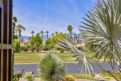 Coveted free-standing Desert Horizons residence, tastefully - photo 3
