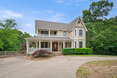 Welcome Home! This stunning 4,350 sq ft Victorian home blends - photo 1