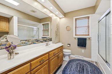 Backing up directly to the beautiful Lacoma Golf Course, Red - photo 32