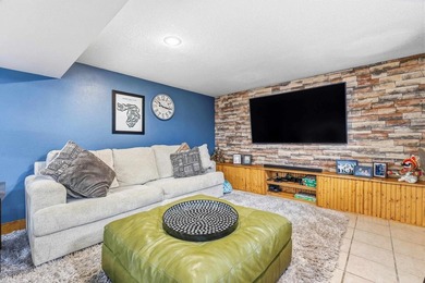 Backing up directly to the beautiful Lacoma Golf Course, Red - photo 36
