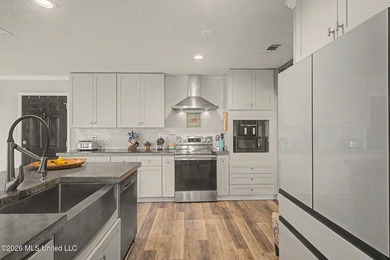 Here is another chance to grab this beautiful home!! Ready to - photo 9