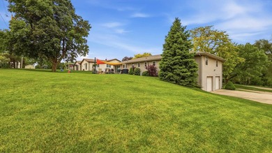 Backing up directly to the beautiful Lacoma Golf Course, Red - photo 47