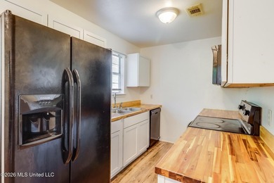 Investment opportunity on a quiet cul-de-sac-perfect for buyers - photo 8