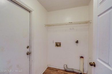 Investment opportunity on a quiet cul-de-sac-perfect for buyers - photo 10