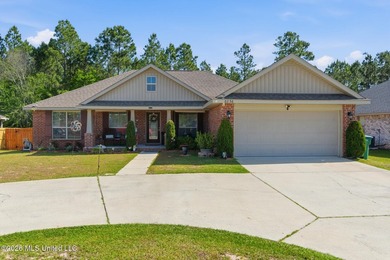 Move-in ready home in the heart of Ocean Springs! This 3-bedroom - photo 1