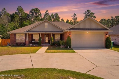 Move-in ready home in the heart of Ocean Springs! This 3-bedroom - photo 2