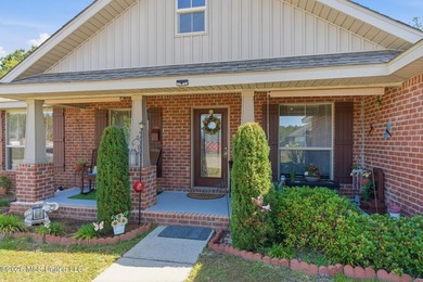 Move-in ready home in the heart of Ocean Springs! This 3-bedroom - photo 3