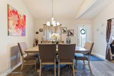 Move-in ready home in the heart of Ocean Springs! This 3-bedroom - photo 4