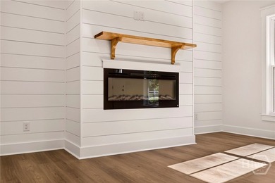 Beautiful new construction offering 3 bedrooms and 2 full - photo 9