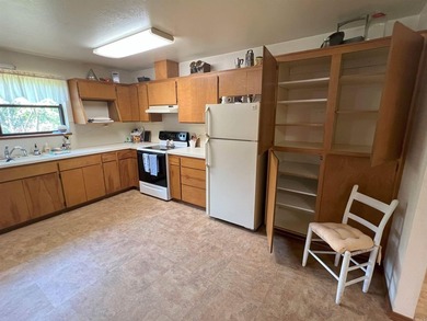 This cozy bungalow, with 1 bedroom and 1 bathroom, has a perfect - photo 11