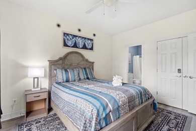 Welcome to this beautifully maintained 2-bedroom, 2-bathroom - photo 12
