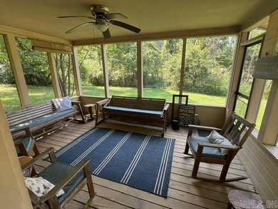 This cozy bungalow, with 1 bedroom and 1 bathroom, has a perfect - photo 21
