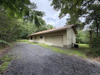 This cozy bungalow, with 1 bedroom and 1 bathroom, has a perfect - photo 26