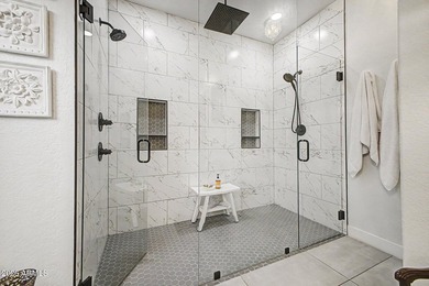 Welcome to your exclusive sanctuary where luxury, comfort, and - photo 32