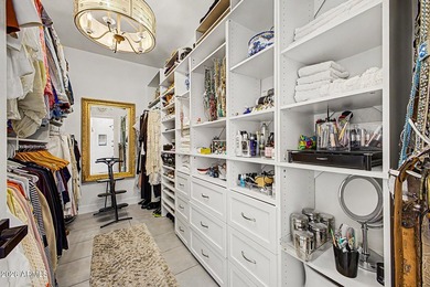 Welcome to your exclusive sanctuary where luxury, comfort, and - photo 33