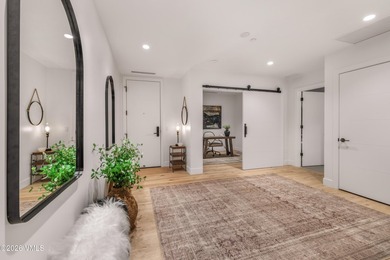 This exceptionally rare single-level residence offers 5 bedrooms - photo 34