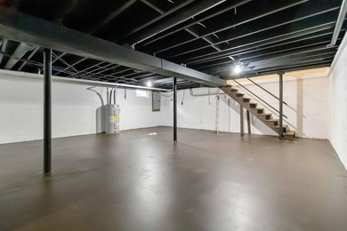 If you've been searching for a move-in ready home with room to - photo 36