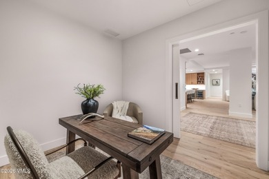 This exceptionally rare single-level residence offers 5 bedrooms - photo 37