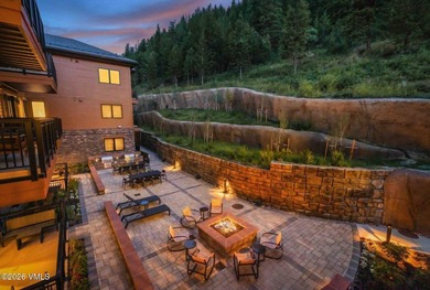 This exceptionally rare single-level residence offers 5 bedrooms - photo 39