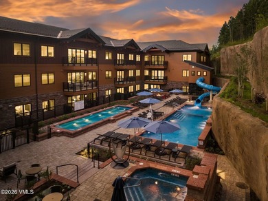 This exceptionally rare single-level residence offers 5 bedrooms - photo 45