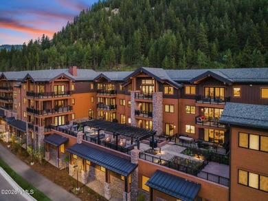 This exceptionally rare single-level residence offers 5 bedrooms - photo 46