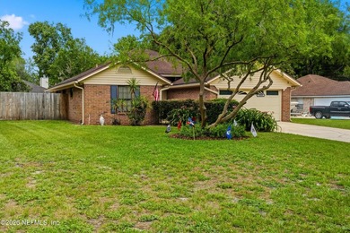 Spacious 3-bedroom, 2-bath home with a 2-car garage on a large - photo 3
